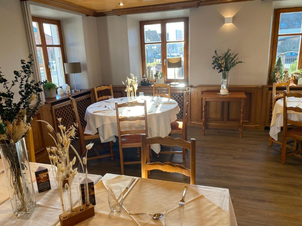Logis Hotel Restaurant Au Lion Rouge Bartenheim Exterior photo