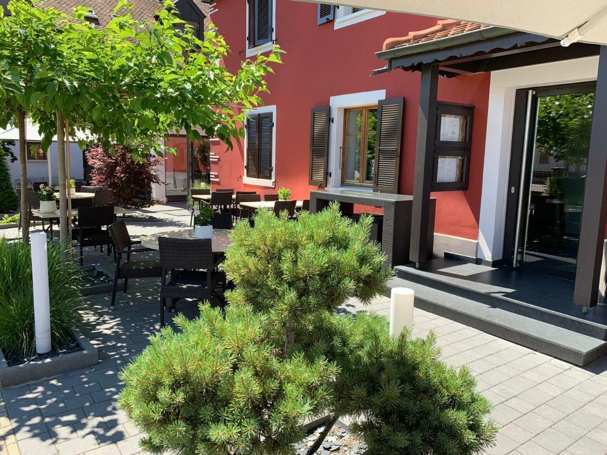 Logis Hotel Restaurant Au Lion Rouge Bartenheim Exterior photo