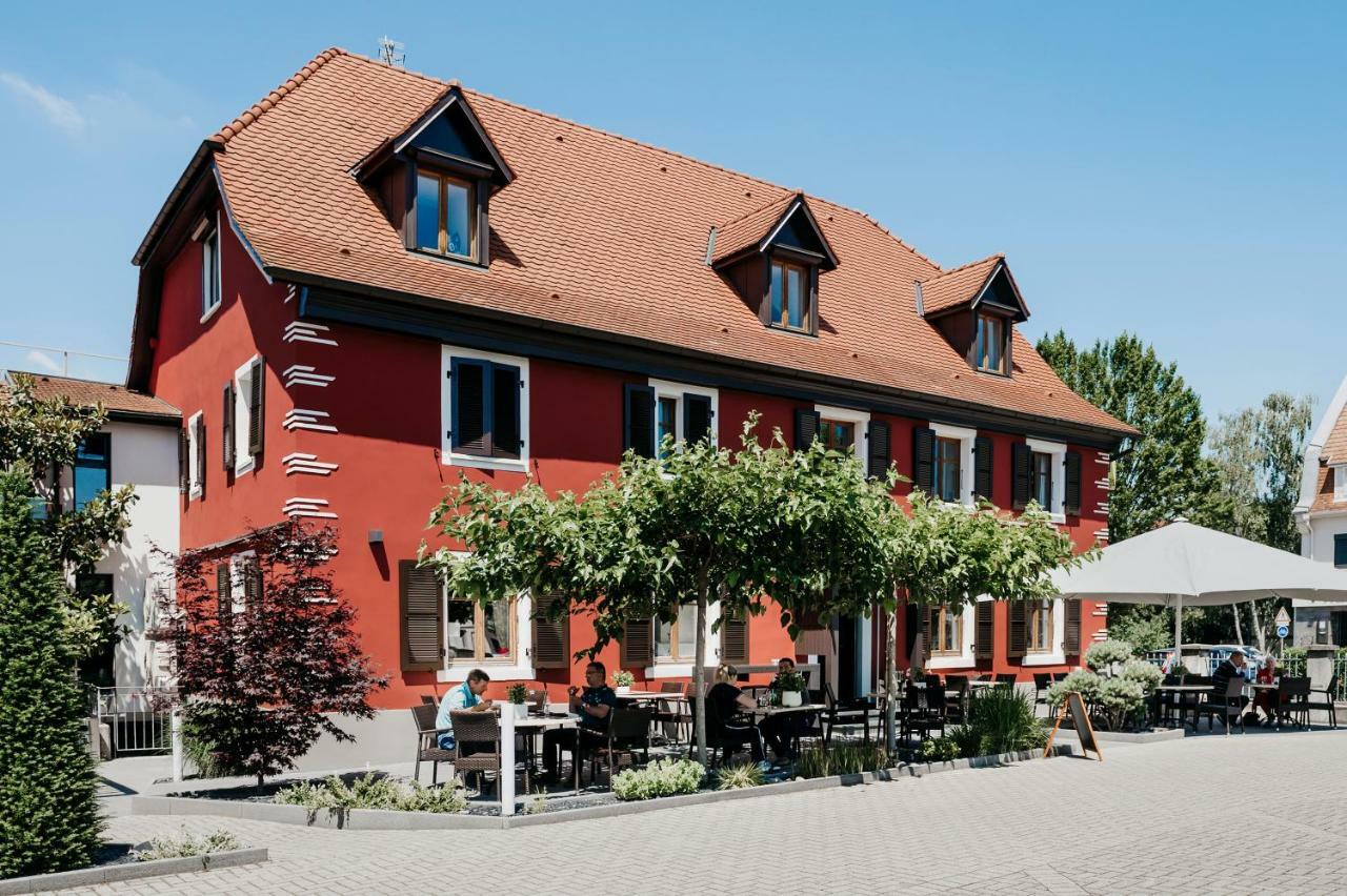 Logis Hotel Restaurant Au Lion Rouge Bartenheim Exterior photo